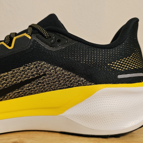 Size 12 Nike Air Zoom Pegasus 41 NFL Pittsburgh Steelers Black Mens FZ5097-001 - Picture 15 of 16